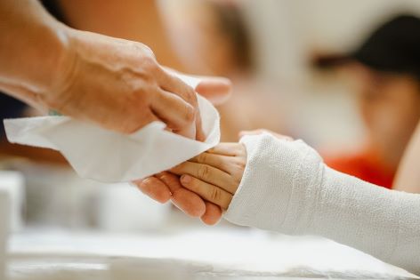 Neue Wege im Notfall - Im AMEOS Klinikum Eutin wird zum 8. Juni die kinderärztliche Notfallversorgung erweitert.