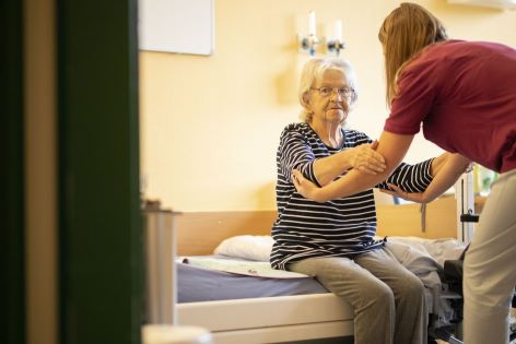 Moderne Geriatrie in Middelburg hilft, nach einer Krankheit oder einem Sturz wieder festen Boden unter den Füßen zu gewinnen.