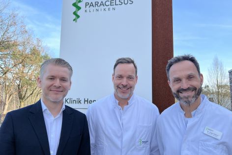 Neuer Chefarzt an der Paracelsus-Klinik kommt aus dem eigenen Haus. Dr. med. Thorsten Schmidt, bisher bereits Sektionsleiter der Unfallchirurgie und Durchgangsarzt, tritt die Nachfolge von Dr. med. Jürgen Ropers an.