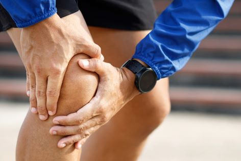 Spezialisten der Segeberger Kliniken empfehlen, Knieschmerzen frühzeitig zu behandeln.
