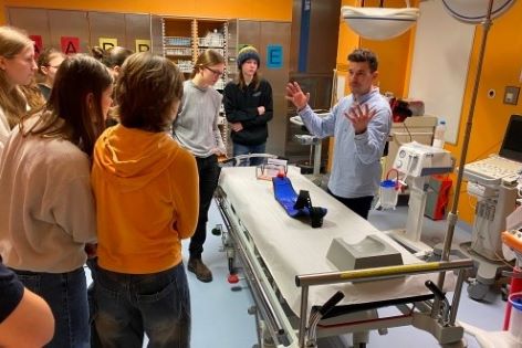 Präventionsprogramm für Jugendliche: Schön Klinik Neustadt startet Pilotprojekt mit Küstengymnasium.
